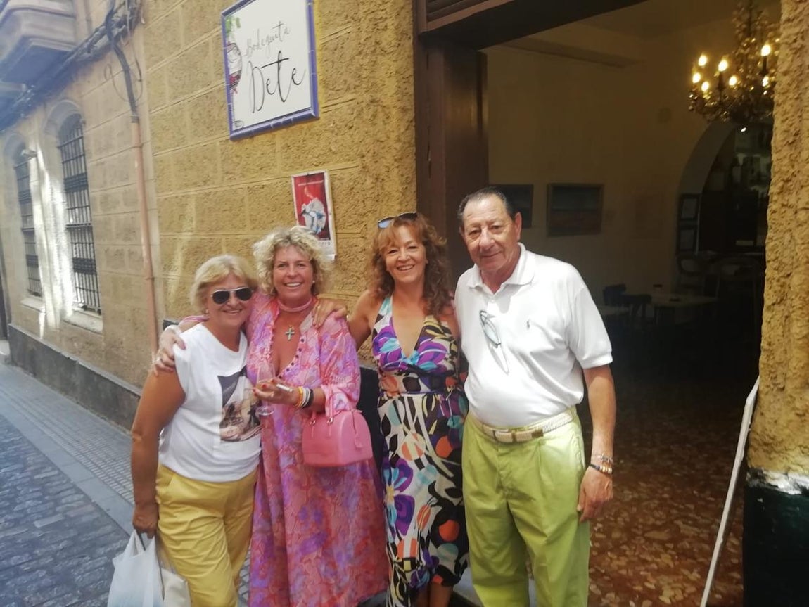 Paz cornejo, Ana García, Nuria Sánchez, Chico Parra.. 