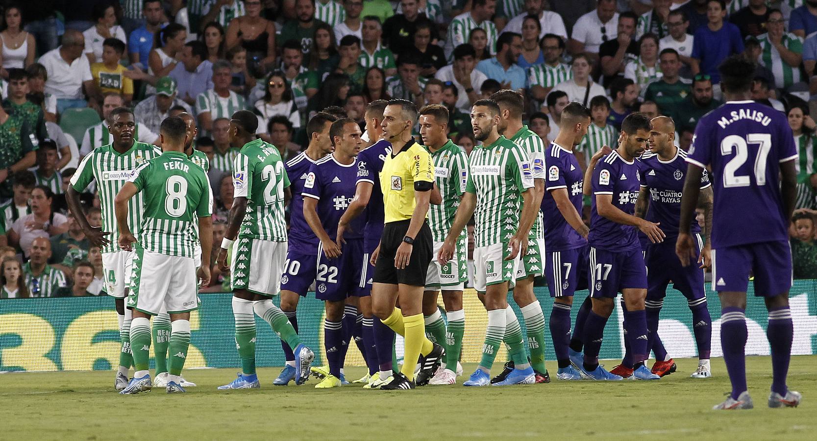 Las mejores imágenes del encuentro entre el Real Betis y el Real Valladolid en el Benito Villamarín