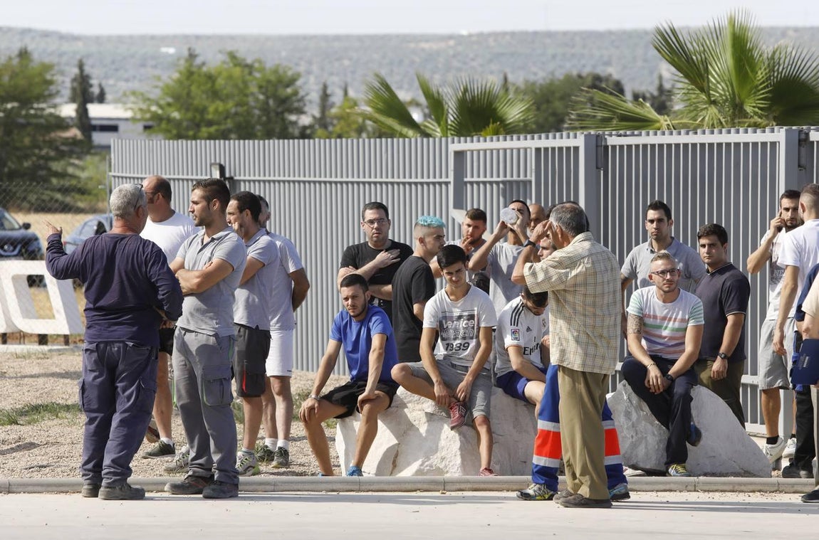 El incendio en la fábrica de Duplach de Villa del Río (Córdoba), en imágenes