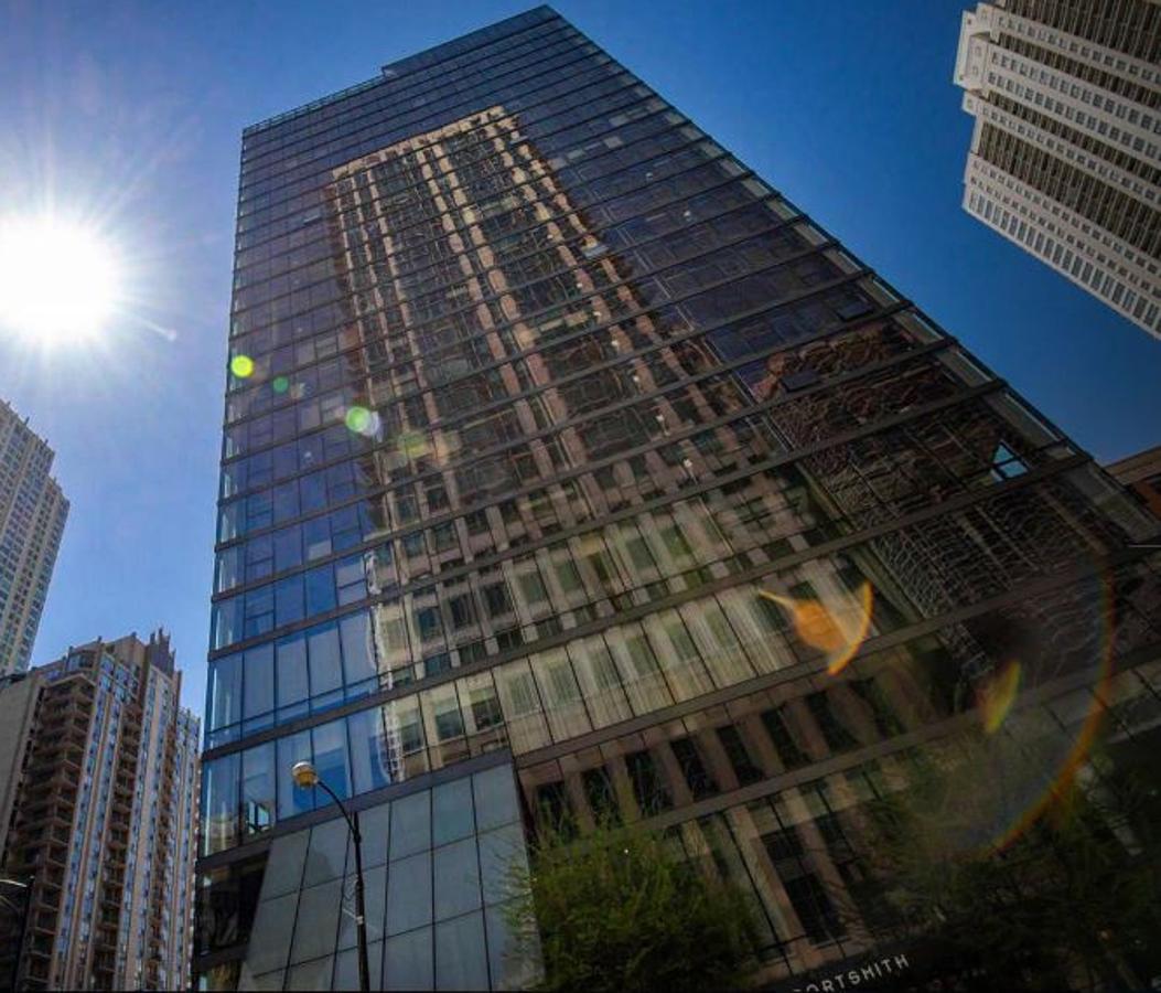 Hotel en Chicago: 65 millones de €. Edificio independiente de 26 plantas, con 216 habitaciones, que opera Eurostars