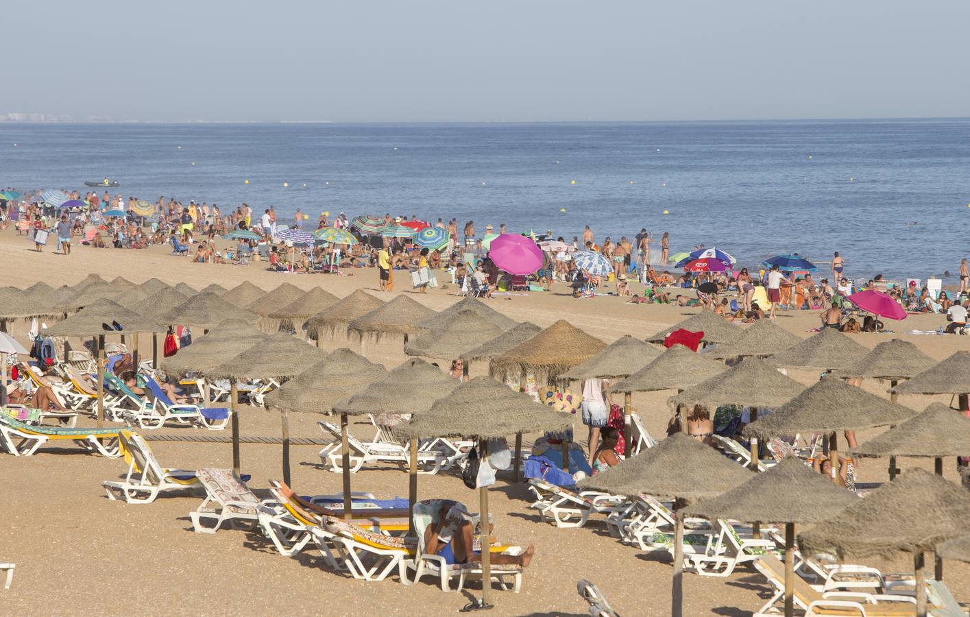 Fotogalería: Un placentero día de playa en Islantilla