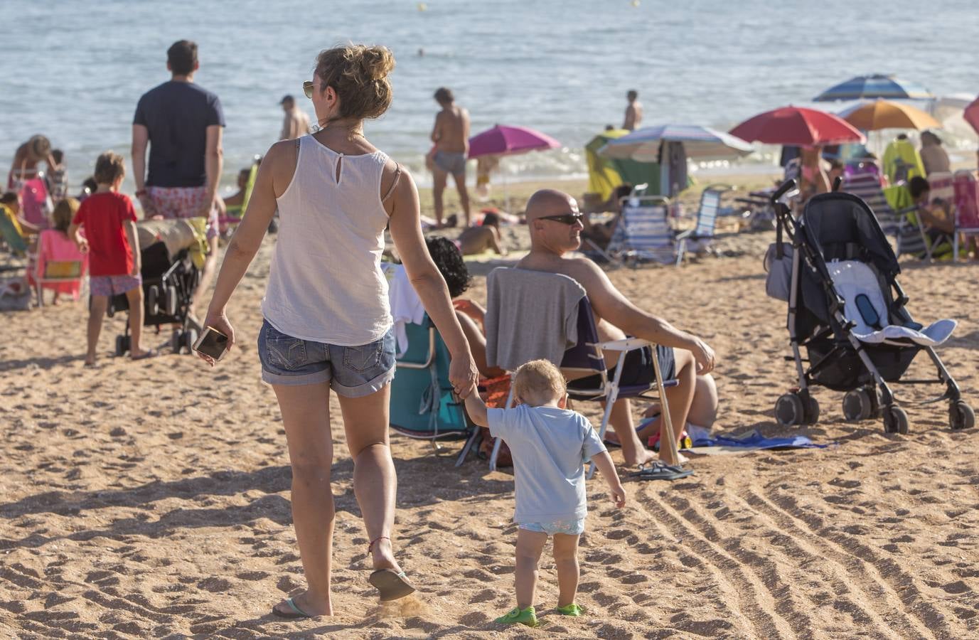 Fotogalería: Un placentero día de playa en Islantilla