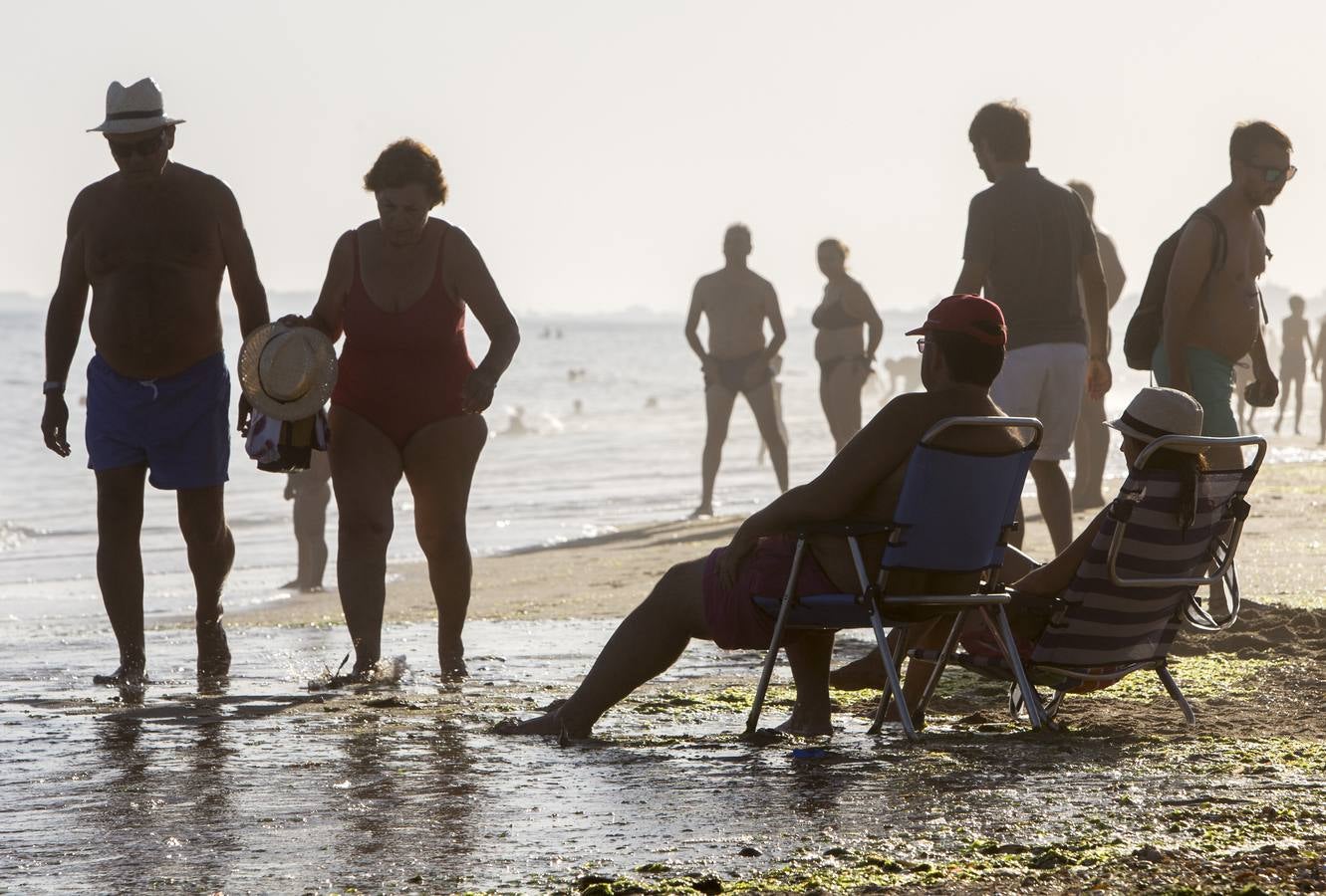 Fotogalería: Un placentero día de playa en Islantilla