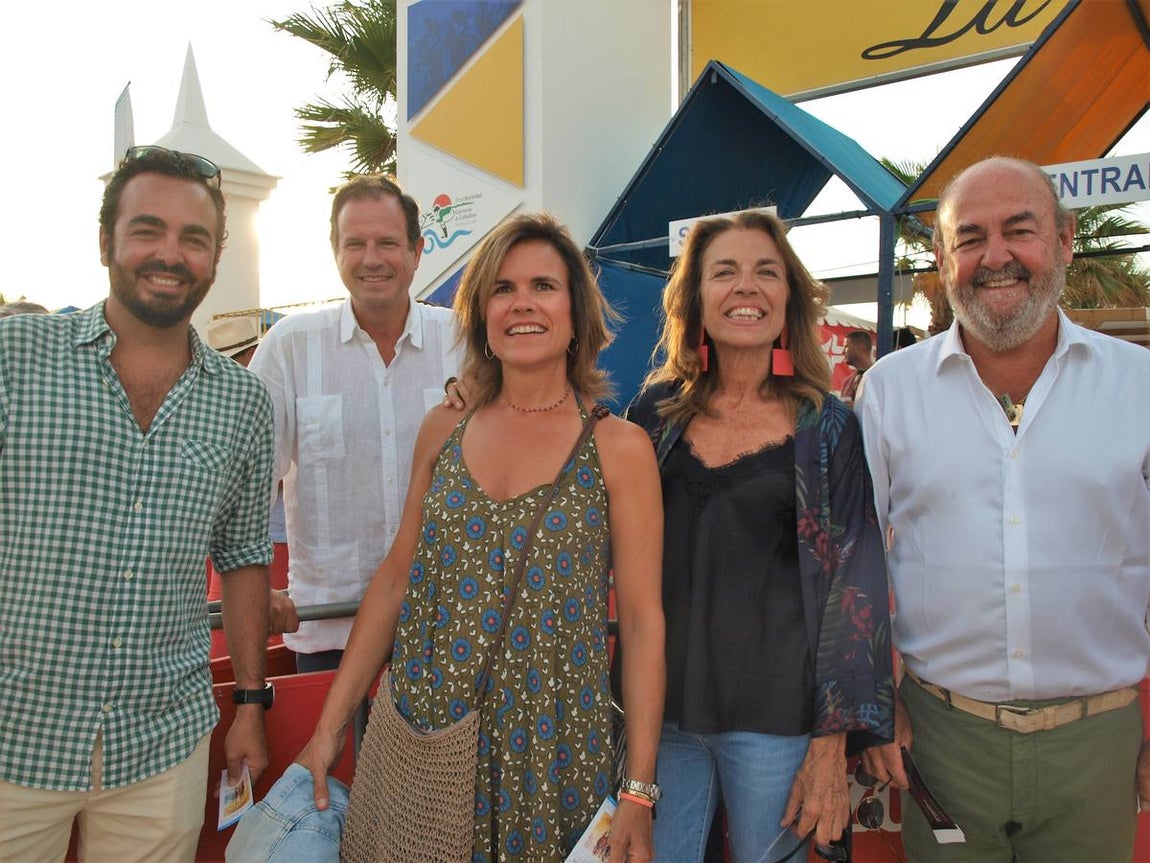 Curro Romero, Javier Garat, Macarena y Sonsoles Arrechea y Paco Romero