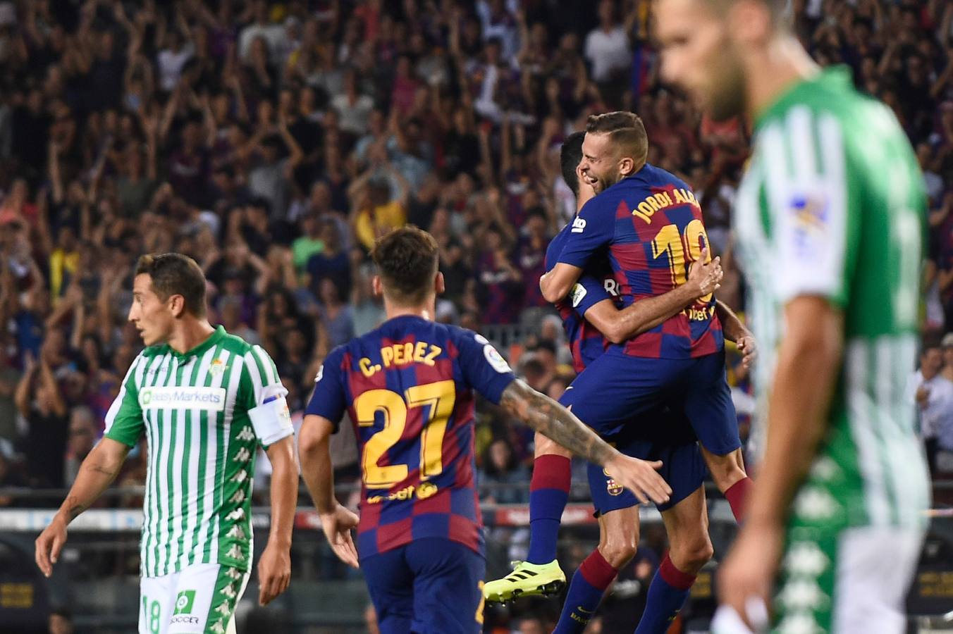 En imágenes, la derrota del Real Betis antes el FC Barcelona en el Camp Nou (5-2)