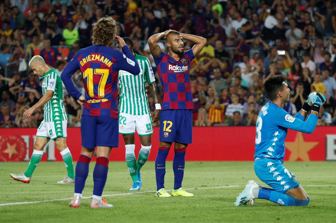 En imágenes, la derrota del Real Betis antes el FC Barcelona en el Camp Nou (5-2)