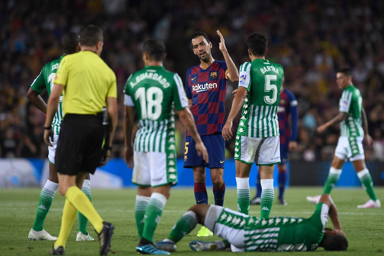 En imágenes, la derrota del Real Betis antes el FC Barcelona en el Camp Nou (5-2)