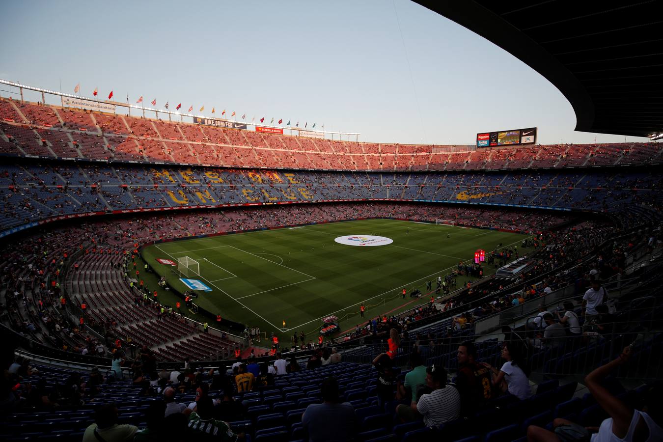 En imágenes, la derrota del Real Betis antes el FC Barcelona en el Camp Nou (5-2)