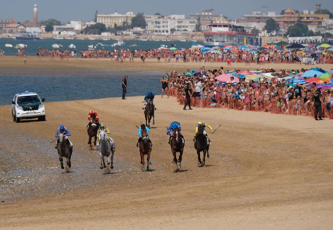 En imágenes, segundo ciclo de las Carreras de Caballos de Sanlúcar