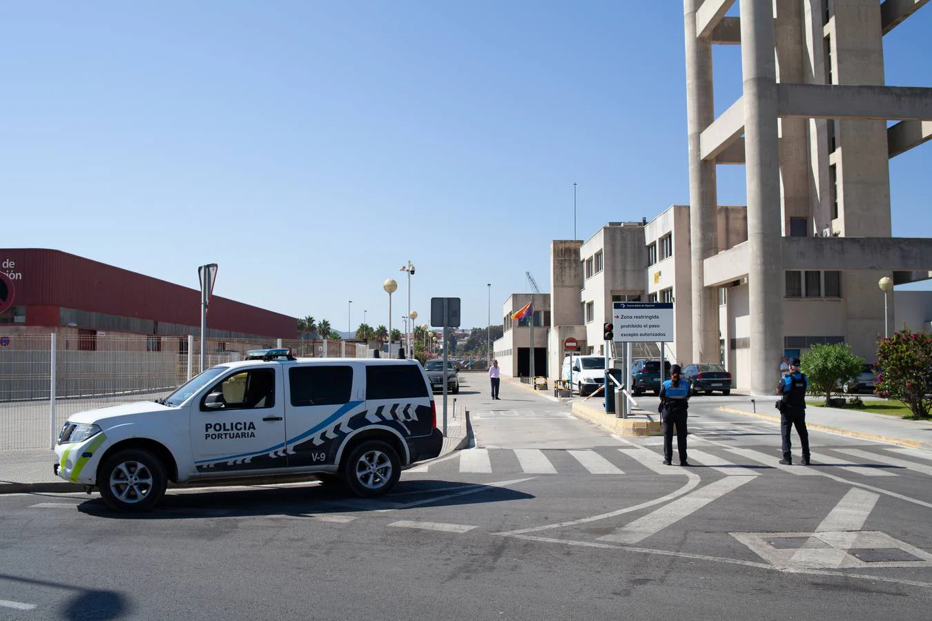 En imágenes: los centinelas de la seguridad en el mayor puerto de España