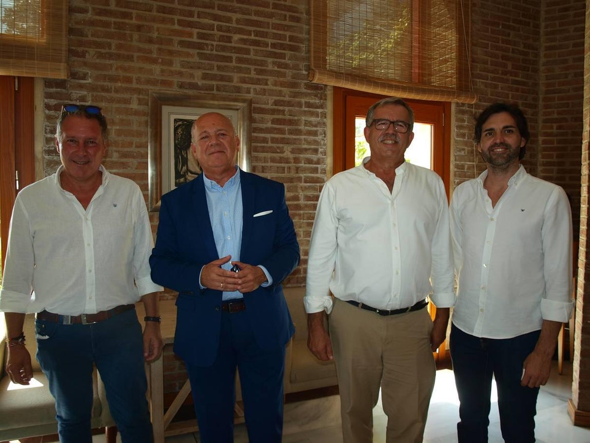 Miguel Castejón; el director del Parador de Turismo de Ronda, José Navío; Rafael López y José María Gómez