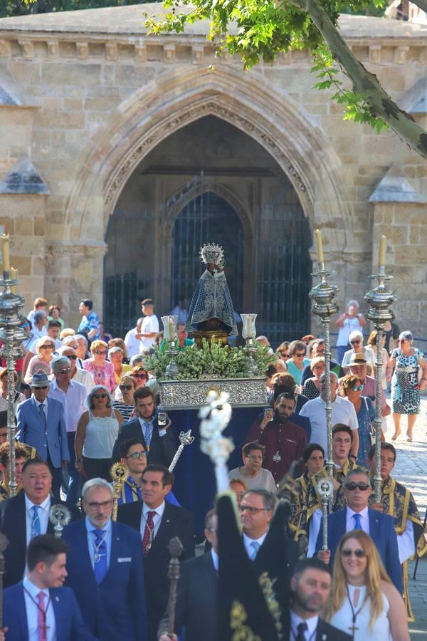 La visita de la Virgen de la Fuensanta a los templos de Córdoba, en imágenes