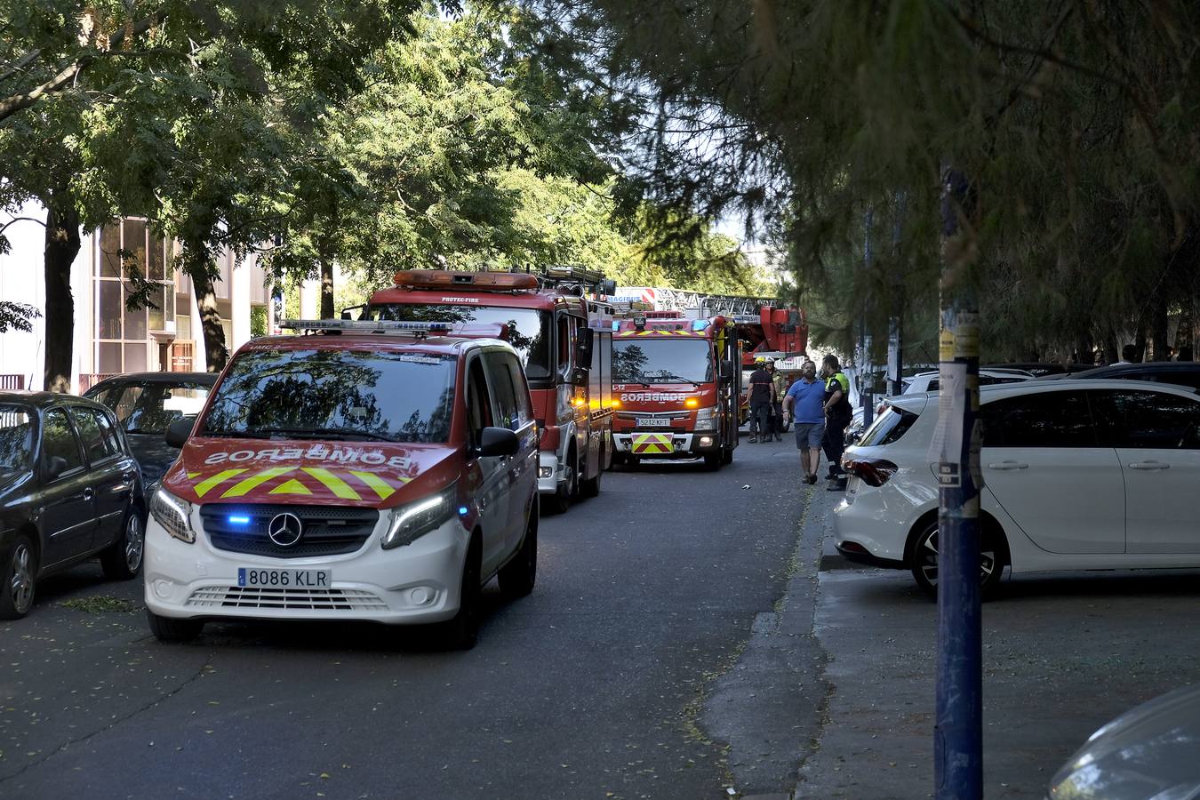 En imágenes, el incendio de la Escuela Superior de Ingeniería de Sevilla