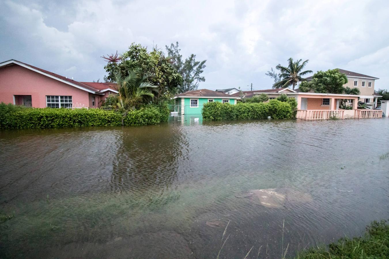 Dorian ha dejado en Bahamas al menos cinco muertos, aunque la cifra podría aumentar en las próximas horas. 