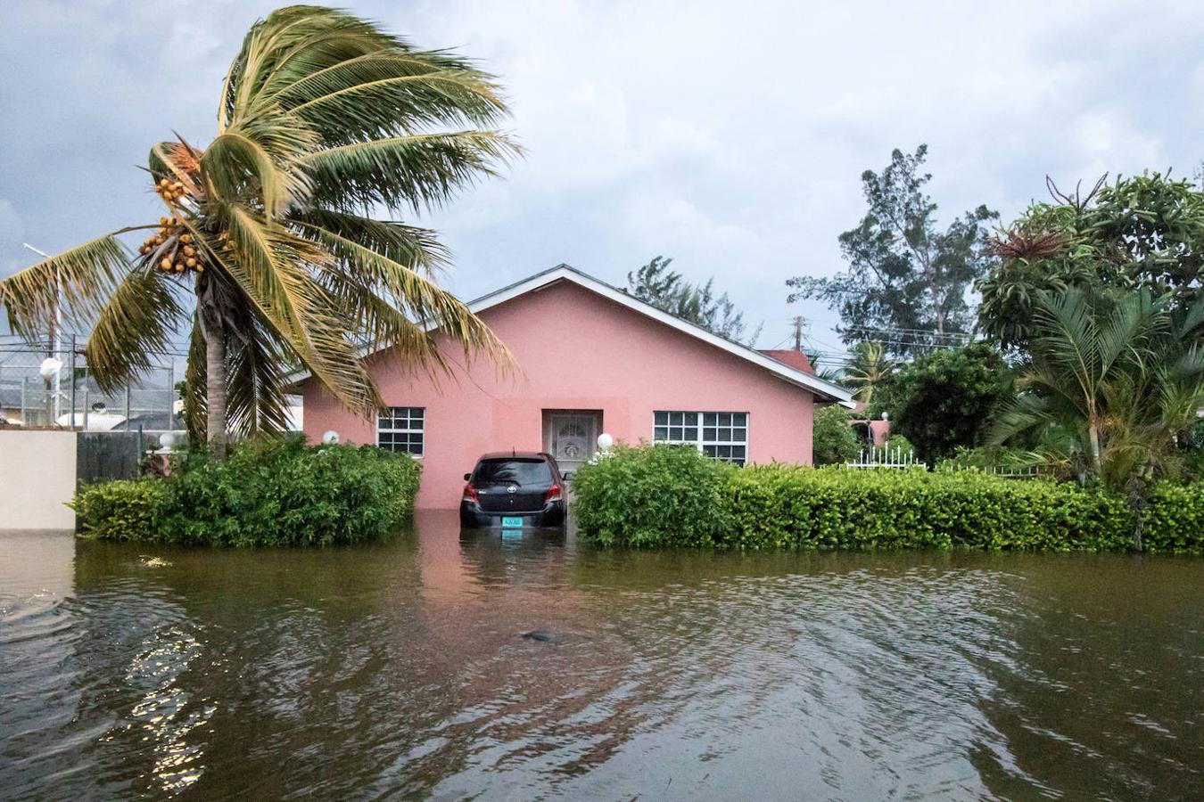 Dorian ha dejado en Bahamas al menos cinco muertos, aunque la cifra podría aumentar en las próximas horas. 