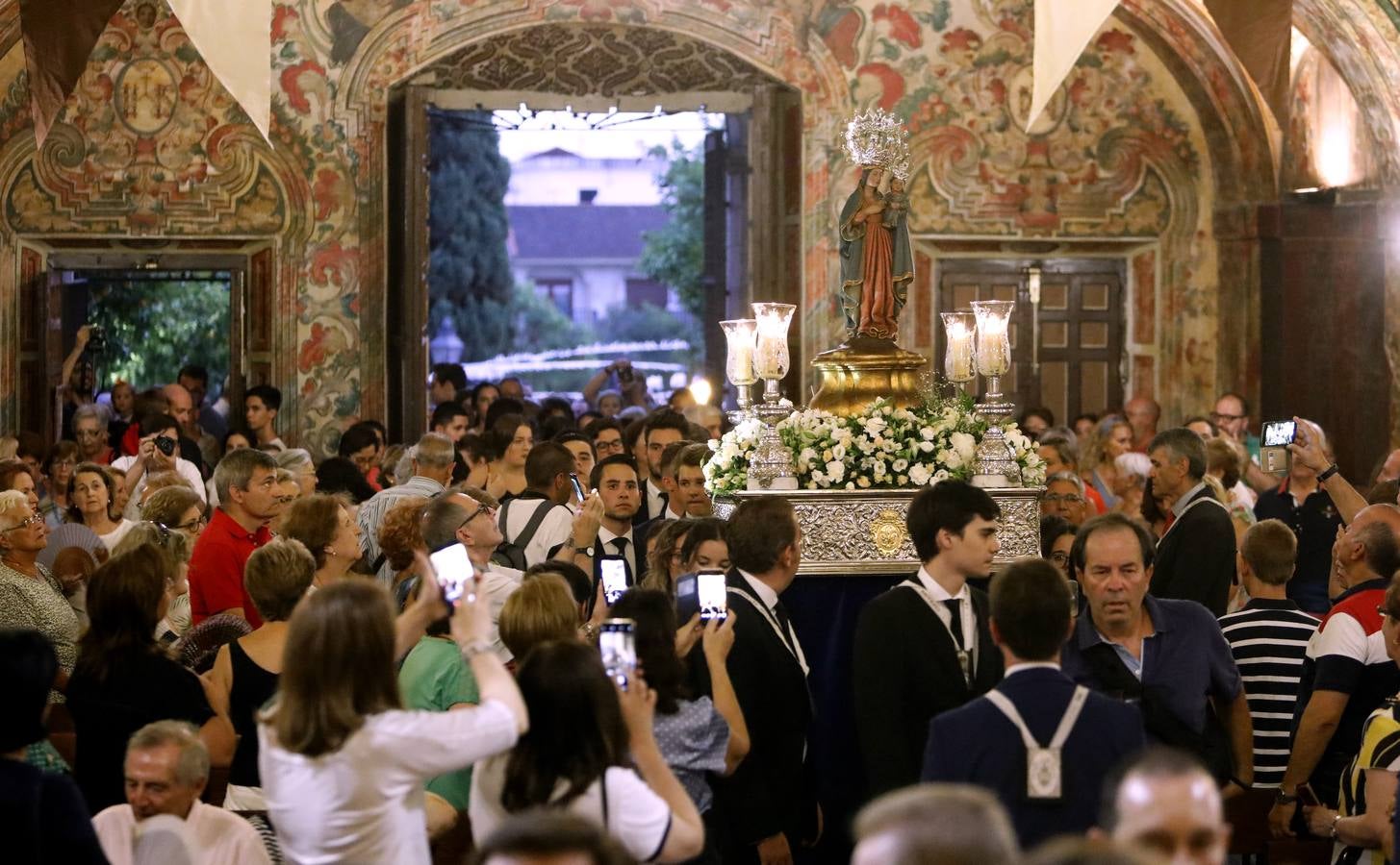 El encuentro de la Virgen de la Fuensanta con San Rafael, en imágenes