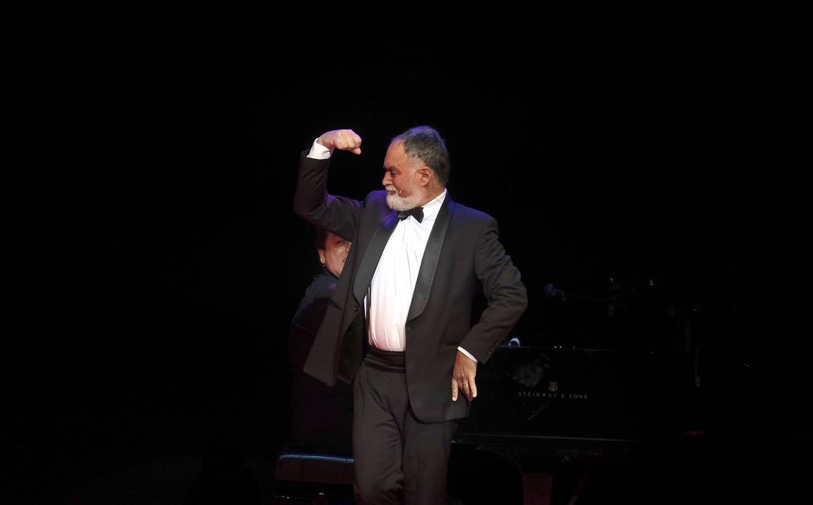 En imágenes, Les Luthiers abre la temporada del Maestranza