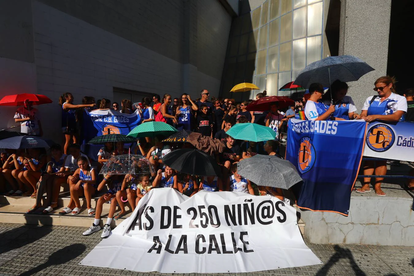 Los clubes de Cádiz protestan por el mal estado de las instalaciones deportivas