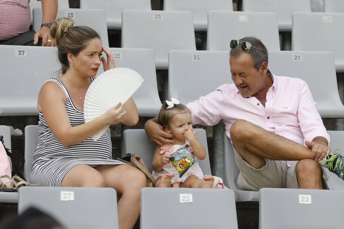 El ambiente en la grada del Córdoba CF-Murcia, en imágenes