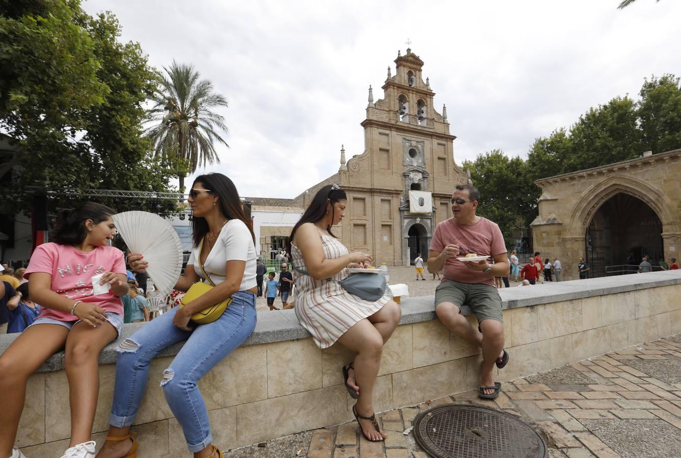 La tradicional «sardiná» de la Velá de la Fuensanta, en imágenes