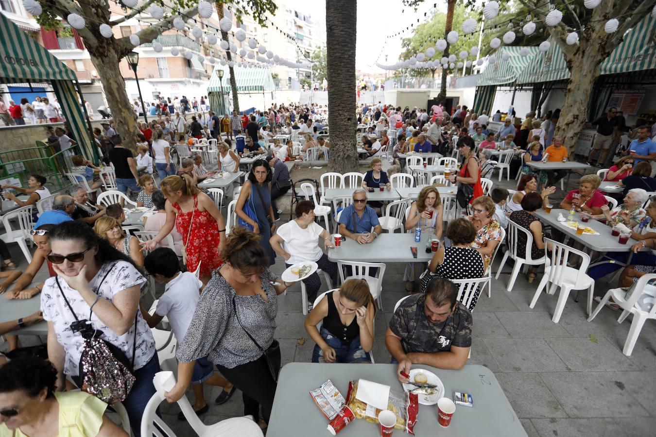 La tradicional «sardiná» de la Velá de la Fuensanta, en imágenes