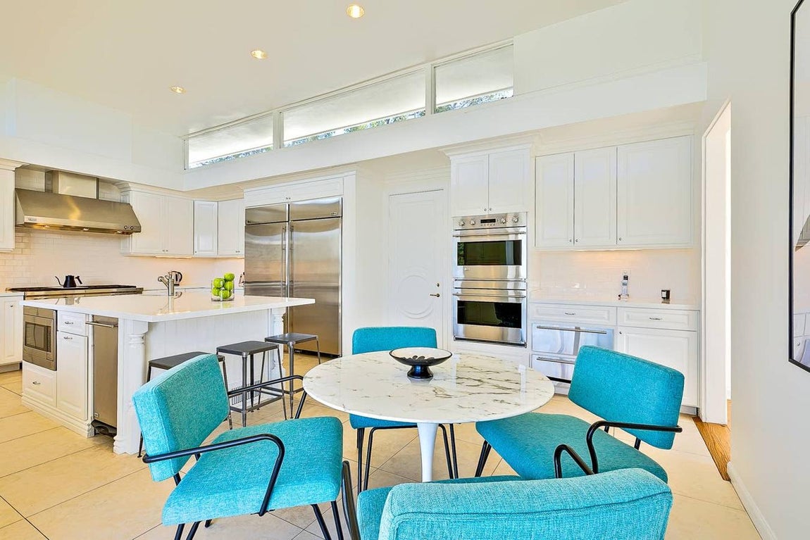 La casa tiene capacidad para 8 personas.