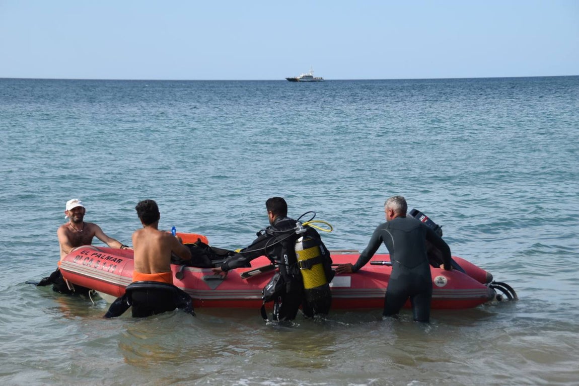 En Fotos, la búsqueda del desaparecido en los Caños de Meca