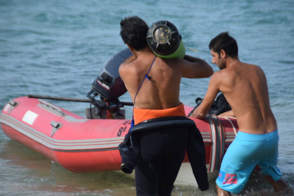 En Fotos, la búsqueda del desaparecido en los Caños de Meca