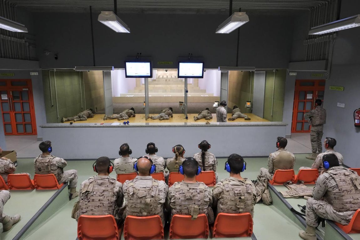 Fotos: galería y simulador de tiro del Tercio de Armada