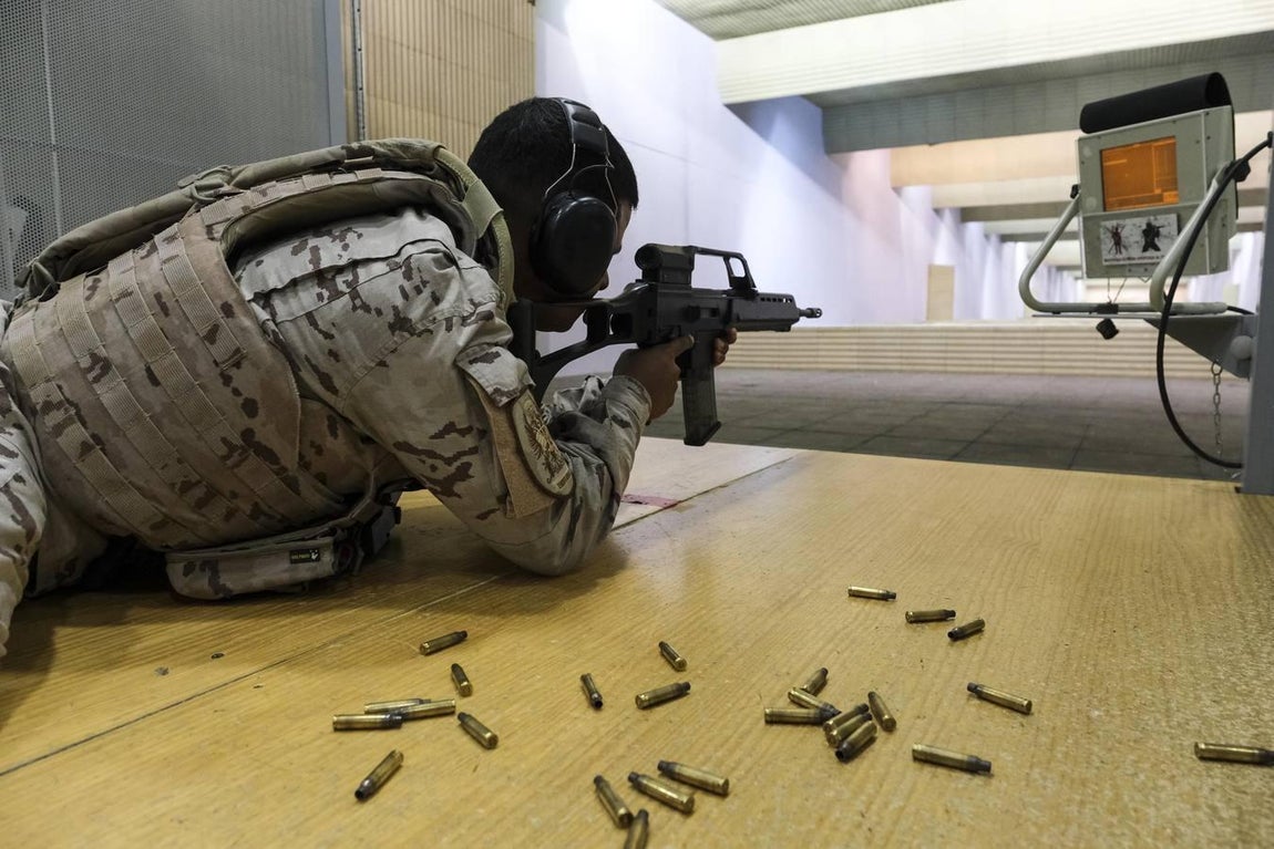 Fotos: galería y simulador de tiro del Tercio de Armada