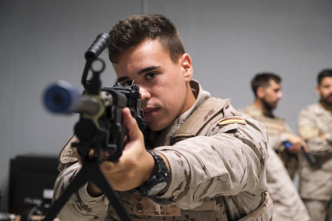 Fotos: galería y simulador de tiro del Tercio de Armada