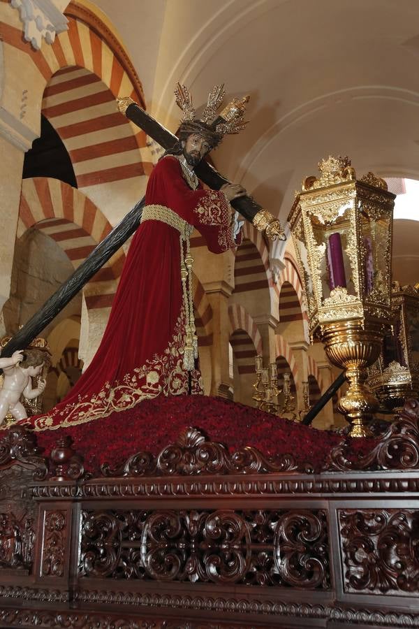 La magna exposición de Córdoba «Por tu Cruz redimiste el mundo», en imágenes