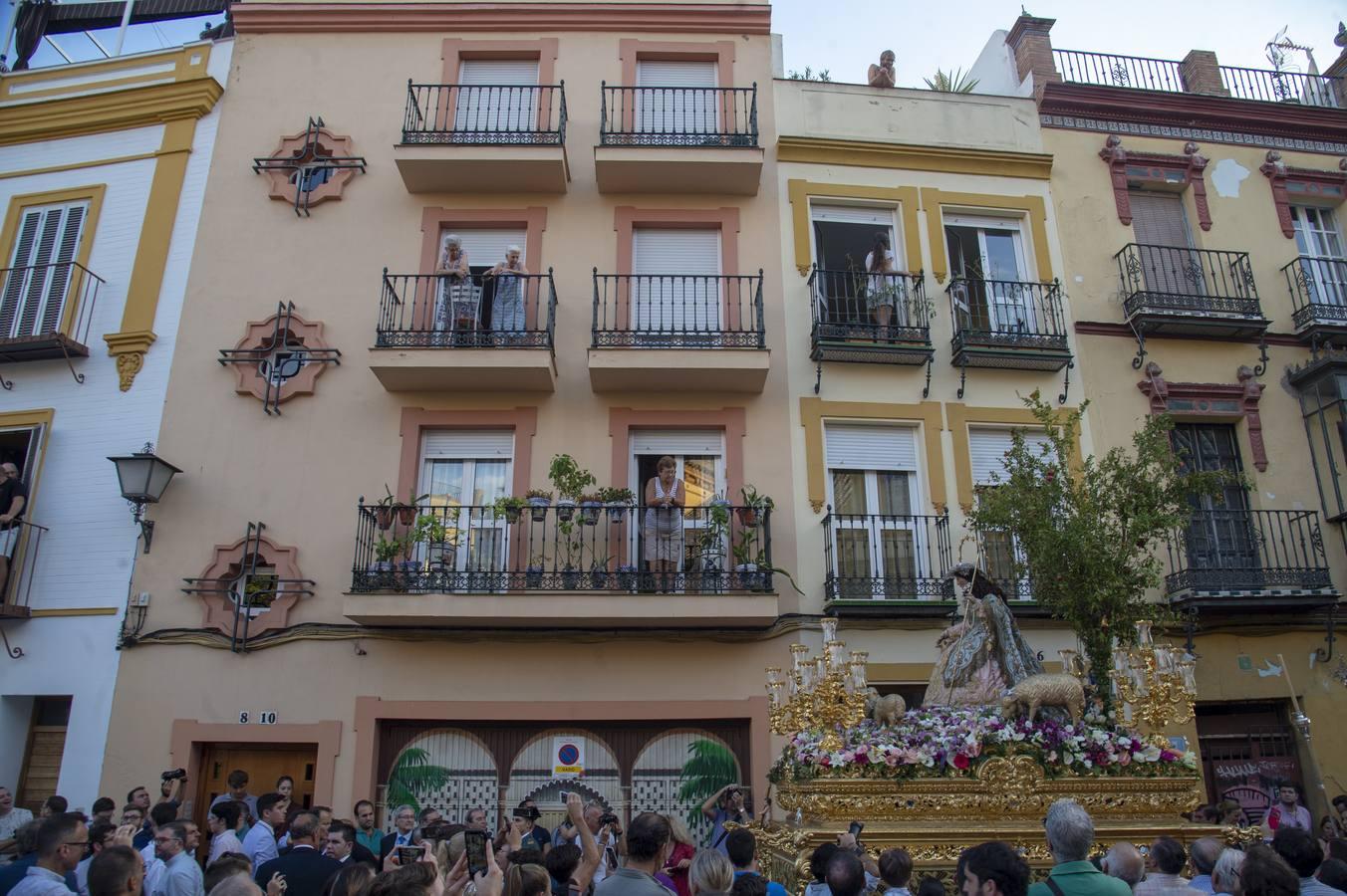 La Pastora de Santa Marina, en procesión