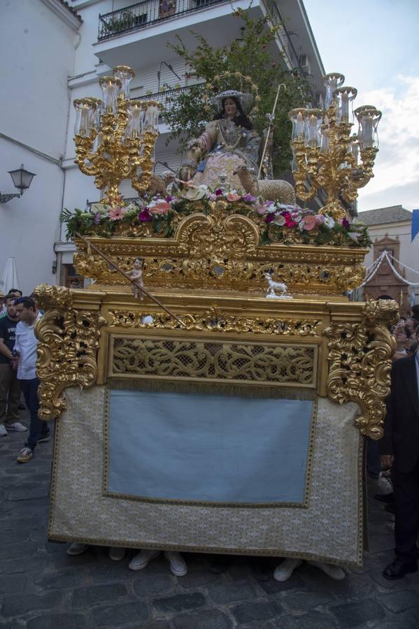 La Pastora de Santa Marina, en procesión