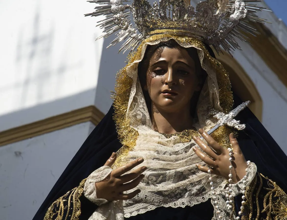 Galería del rosario de la Virgen de las Tristezas