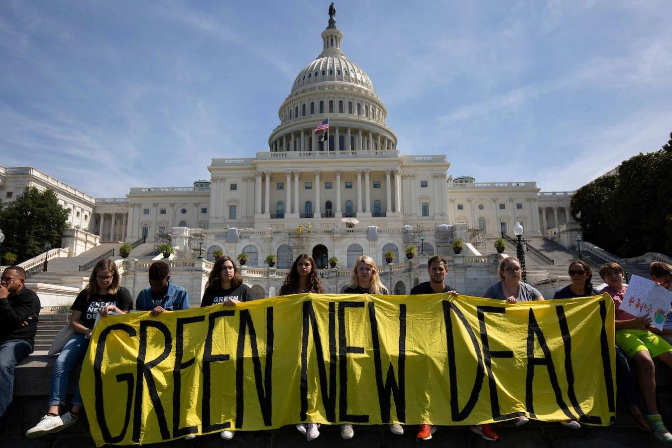 Estudiantes marchan ante el Capitolio, en Washington.. 