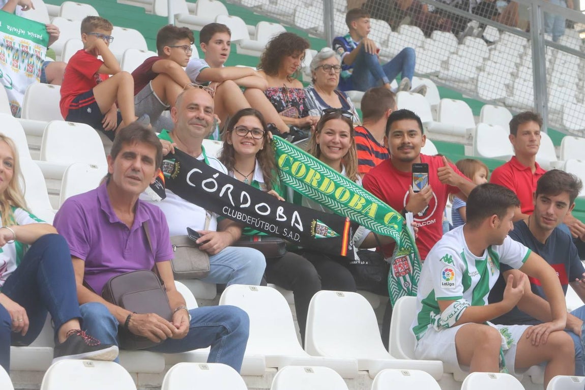 El ambiente en las gradas del Arcángel, en imágenes