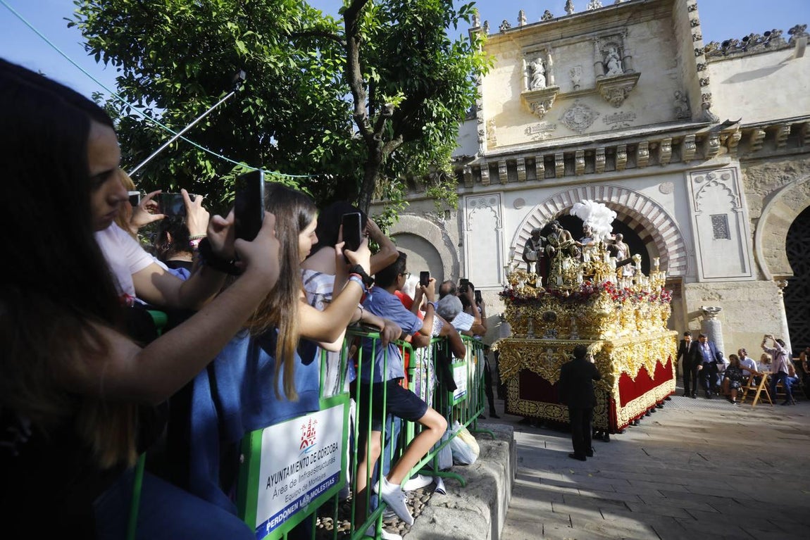 La vuelta a casa de la Magna Nazarena de Córdoba, en imágenes