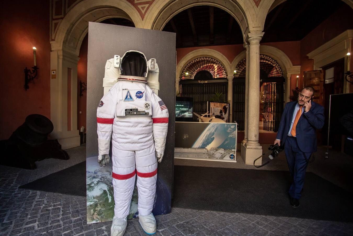 «Casi un siglo mirando al espacio» en Sevilla