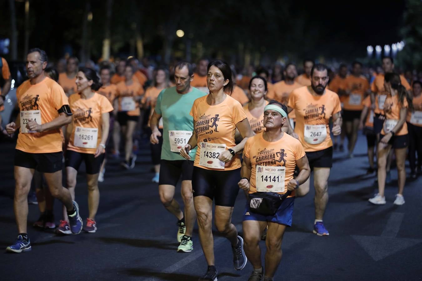 ¿Has corrido la Carrera Nocturna de Sevilla? Búscate en las fotos (II)