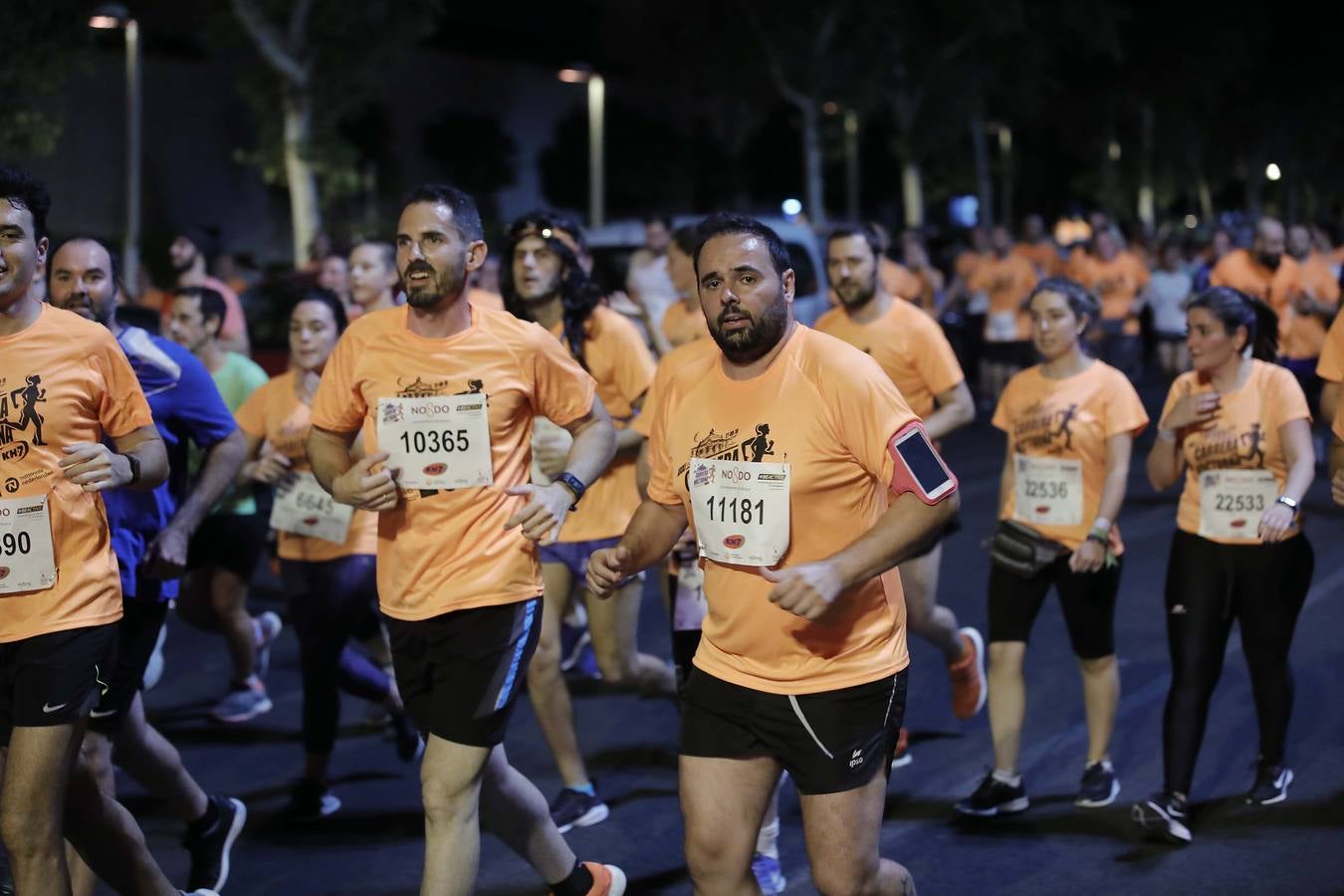 ¿Has corrido la Carrera Nocturna de Sevilla? Búscate en las fotos (II)