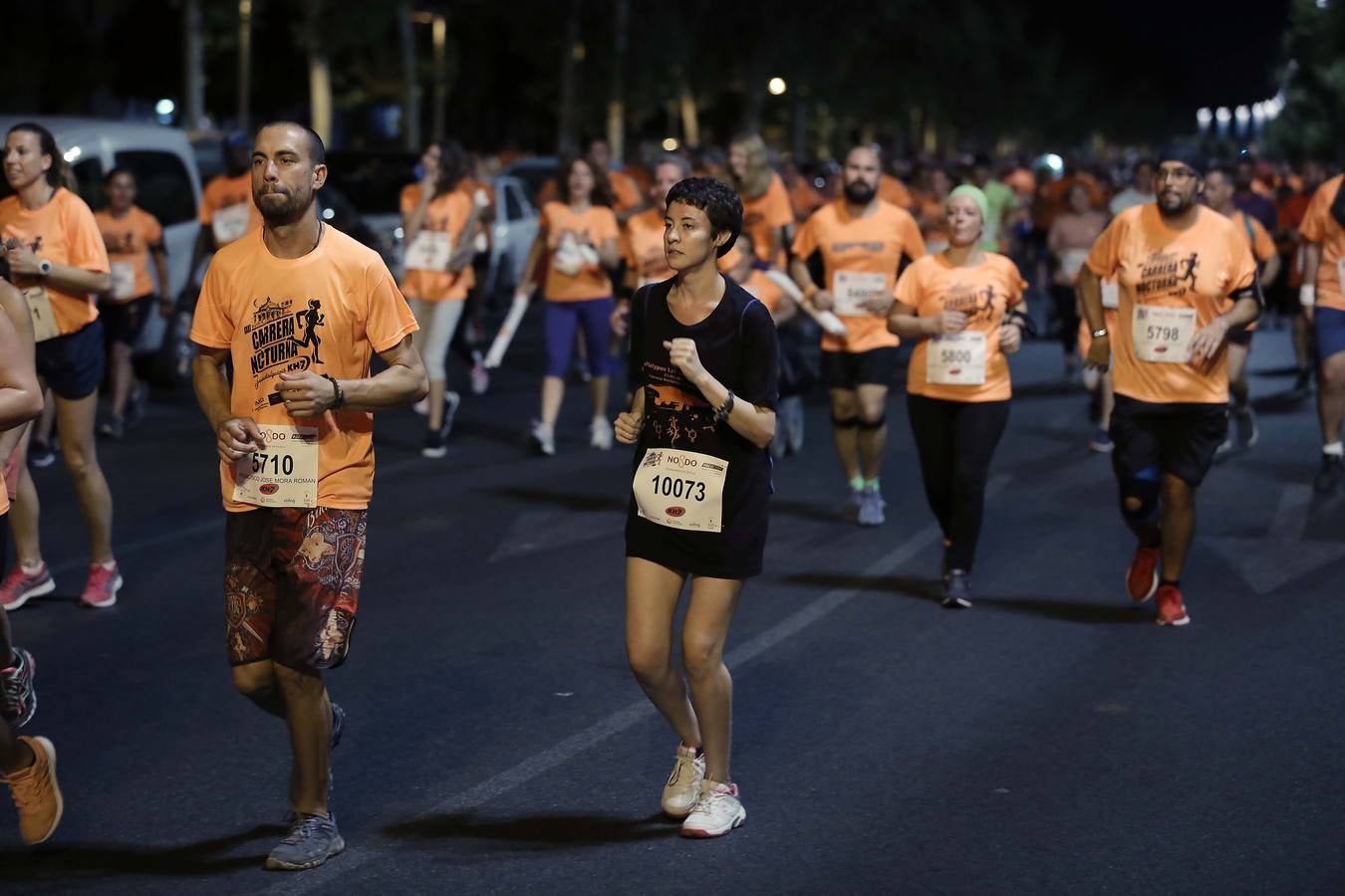 ¿Has corrido la Carrera Nocturna de Sevilla? Búscate en las fotos (II)