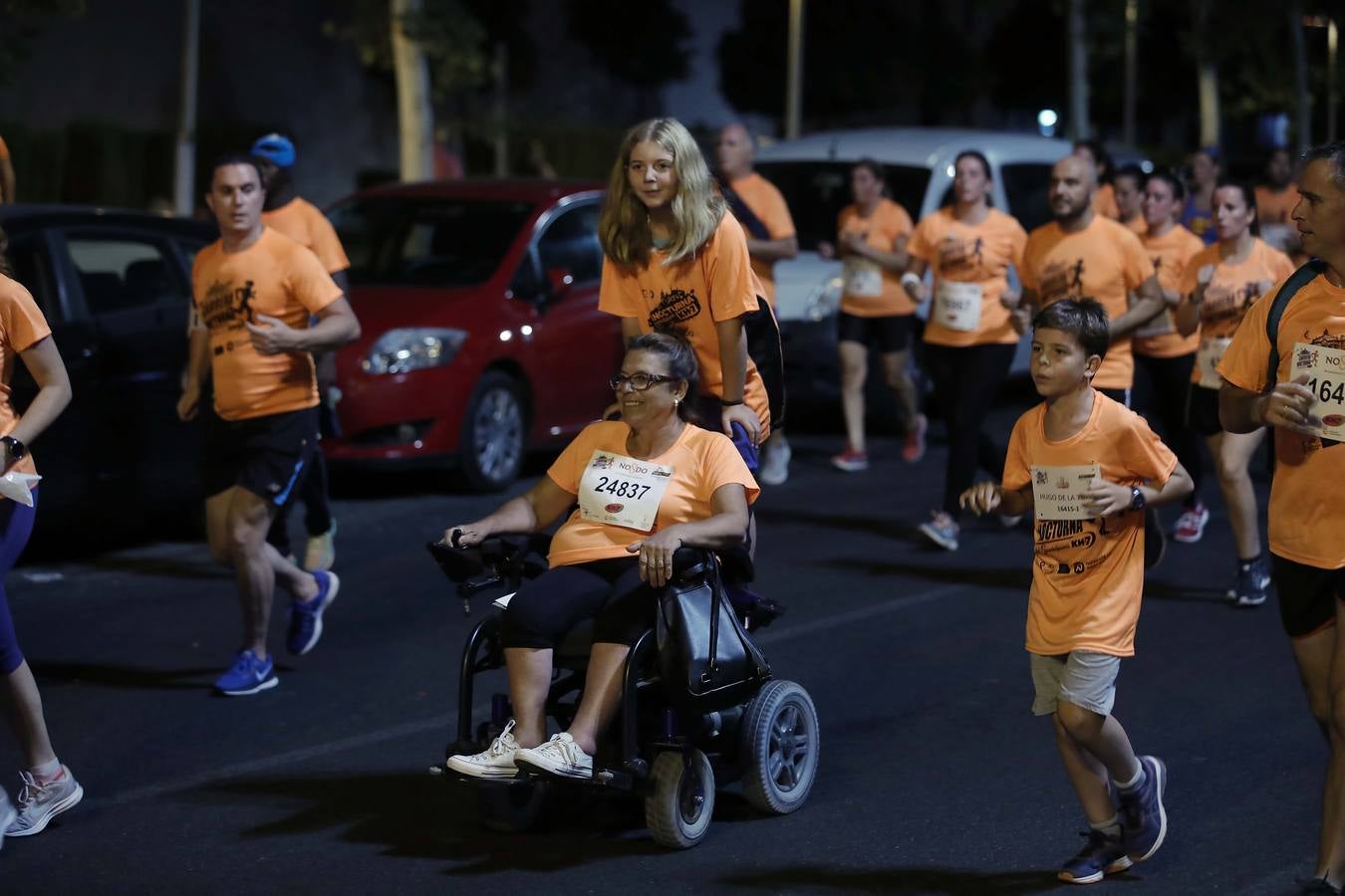 ¿Has corrido la Carrera Nocturna de Sevilla? Búscate en las fotos (II)