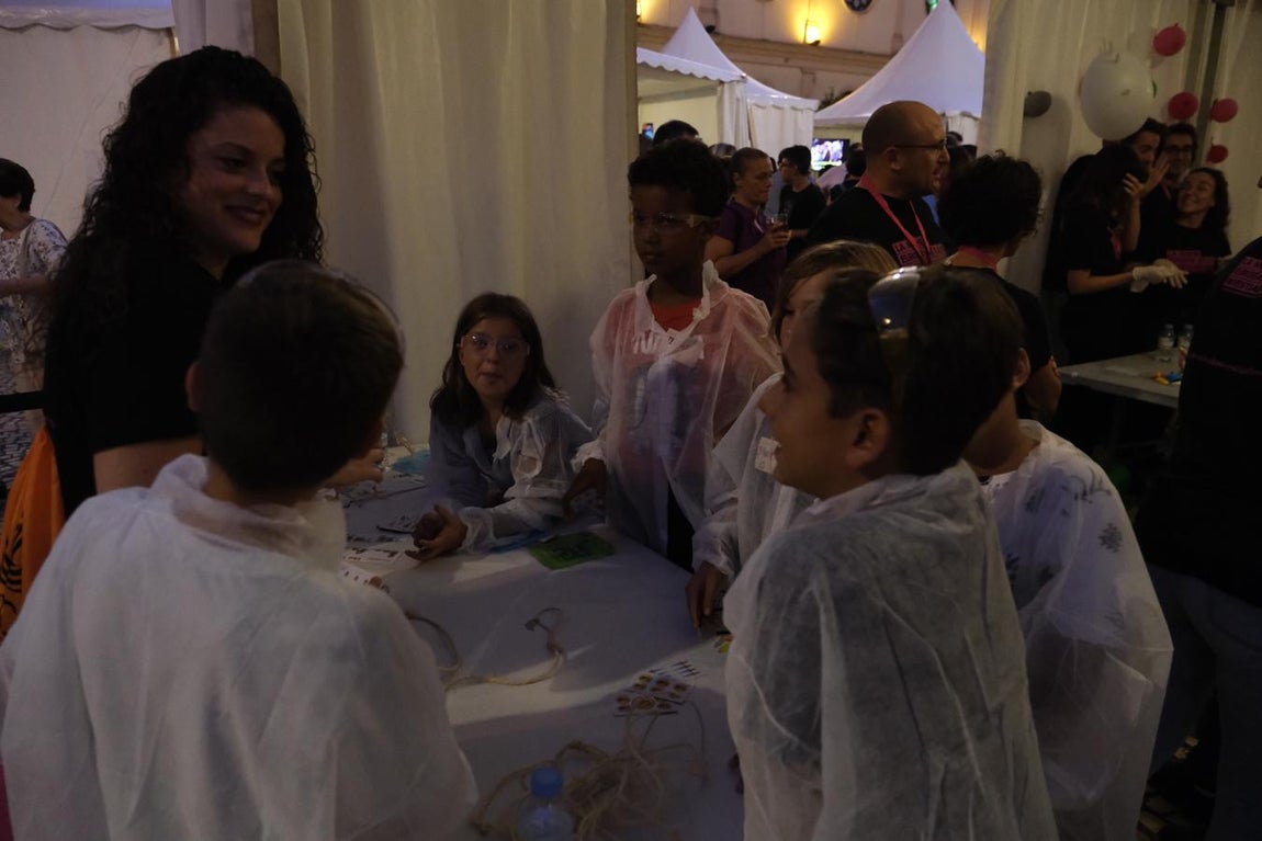 La ciencia arrasa en la Noche Europea de los Investigadores