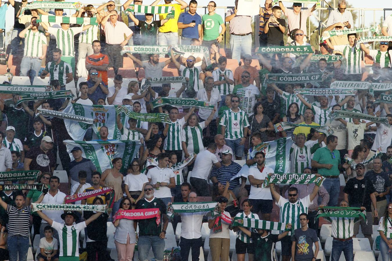 La afición blanquiverde y lo más destacado del Sevilla Atlético-Córdoba CF, en imágenes