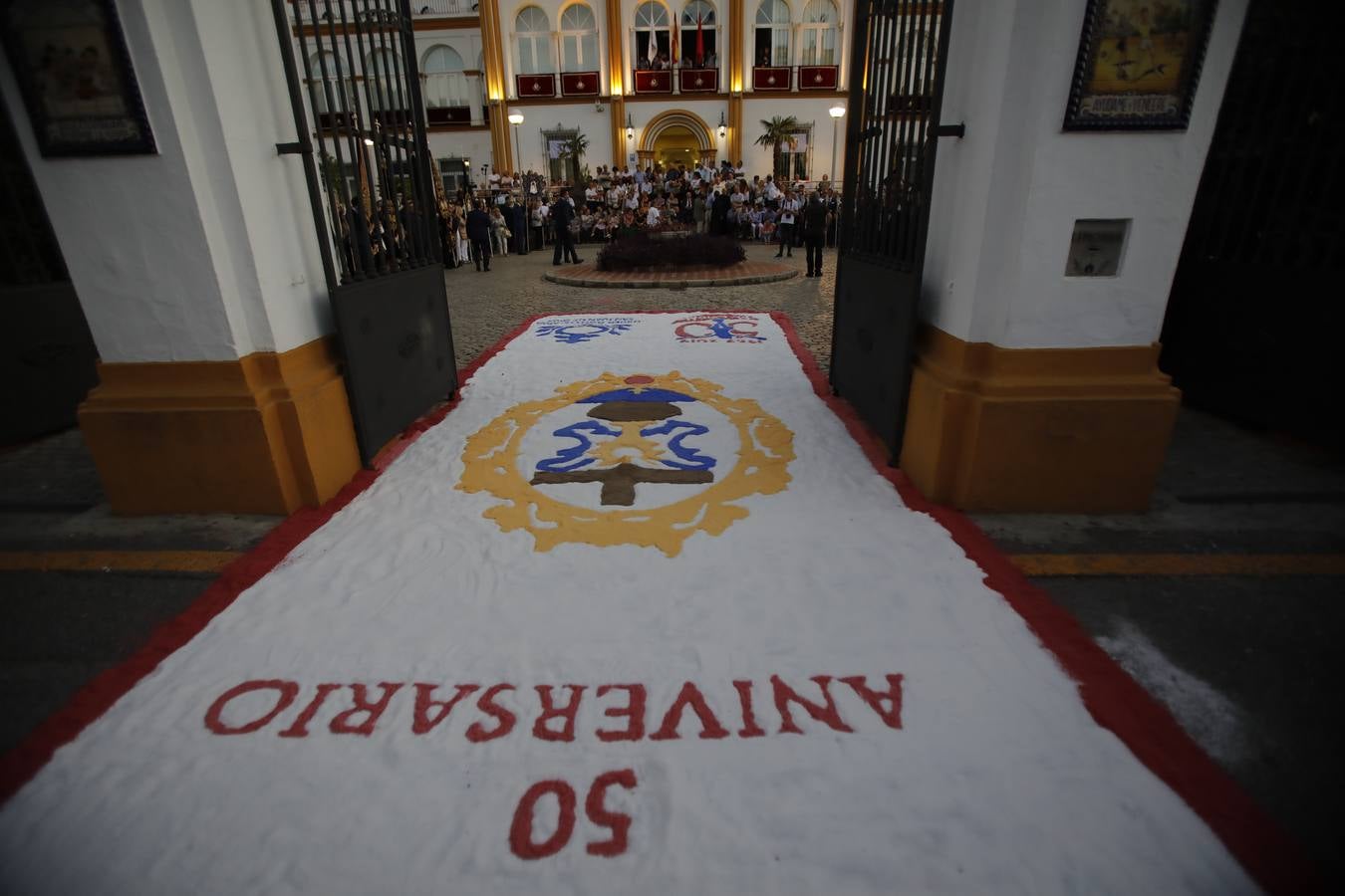 Salida extraordinaria del Cristo de la Sed, en imágenes