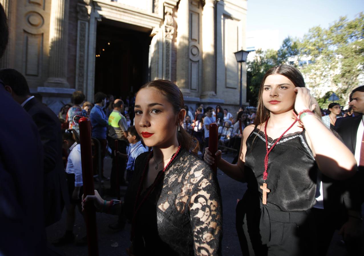 Salida extraordinaria del Cristo de la Sed, en imágenes