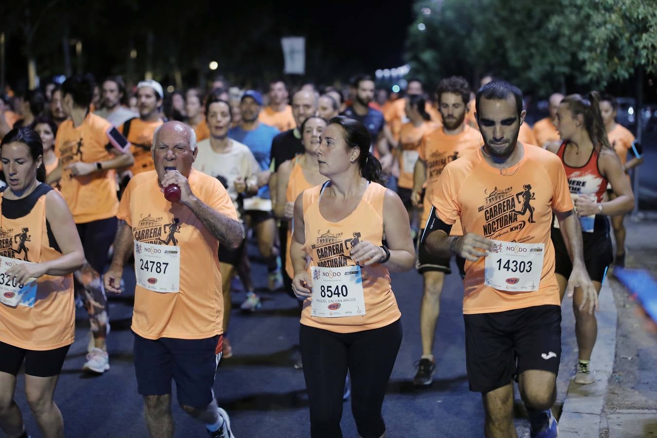 ¿Has corrido la Carrera Nocturna de Sevilla? Búscate en las fotos (V)