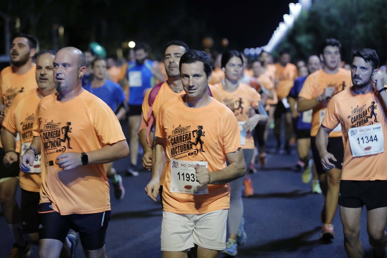 ¿Has corrido la Carrera Nocturna de Sevilla? Búscate en las fotos (V)