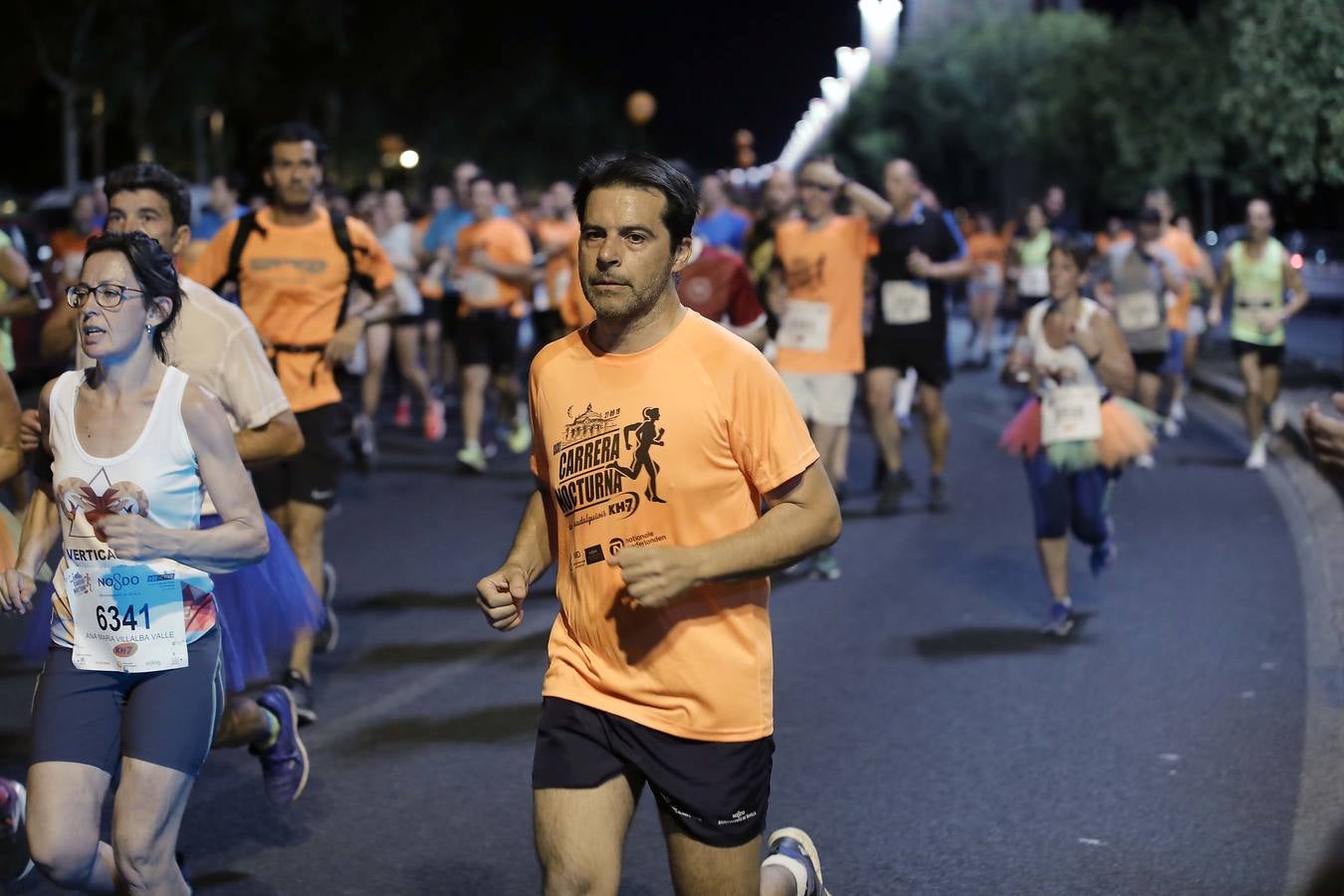 ¿Has corrido la Carrera Nocturna de Sevilla? Búscate en las fotos (V)